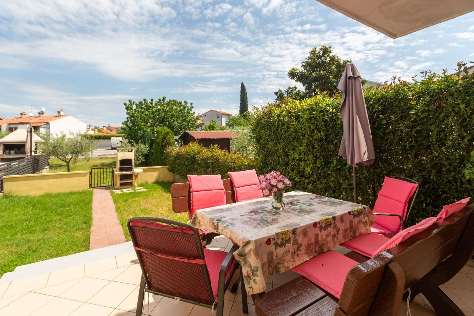 Ferienhaus Haus Viktoria In Mit Garten In Strandnaehe Poreč